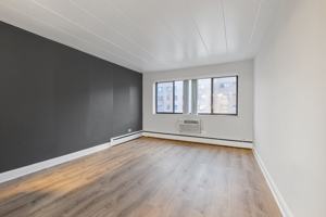 featured image of 6012 N Kenmore Ave