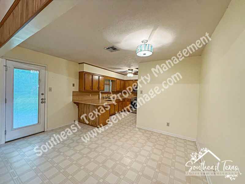 121 Queens Row - Photo 3 of 19