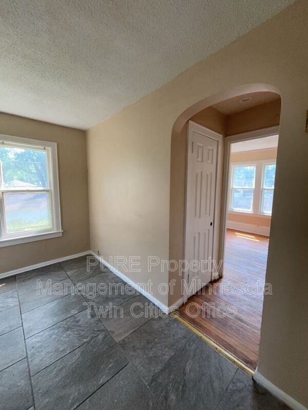3734 Penn Ave N - Photo 7 of 10