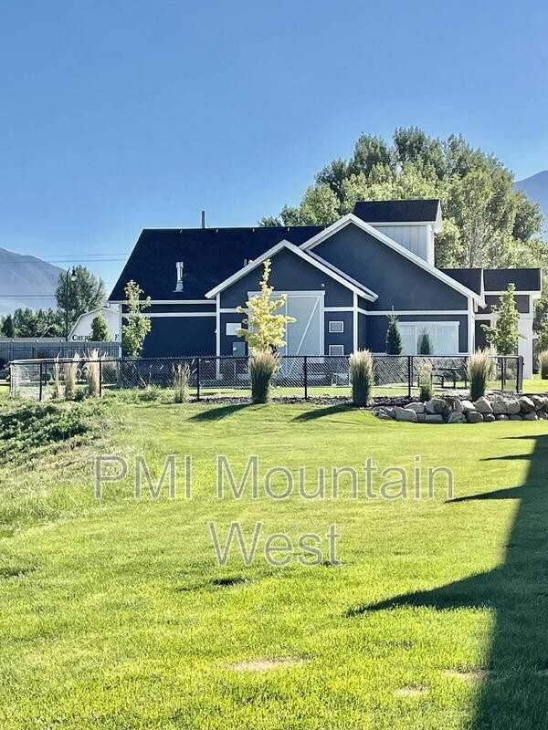 1088 E 360 S - Photo 3 of 40