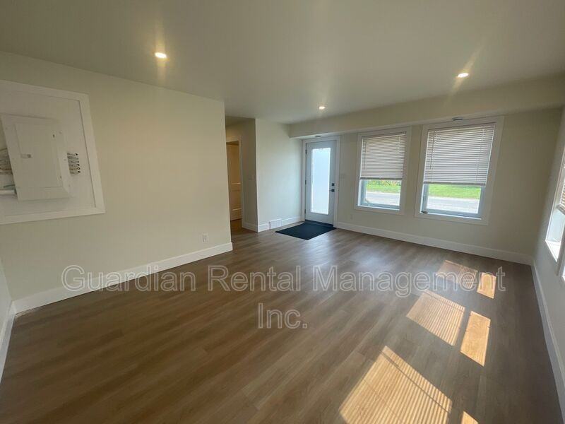 1101 Frederica St W #A - Photo 4 of 29