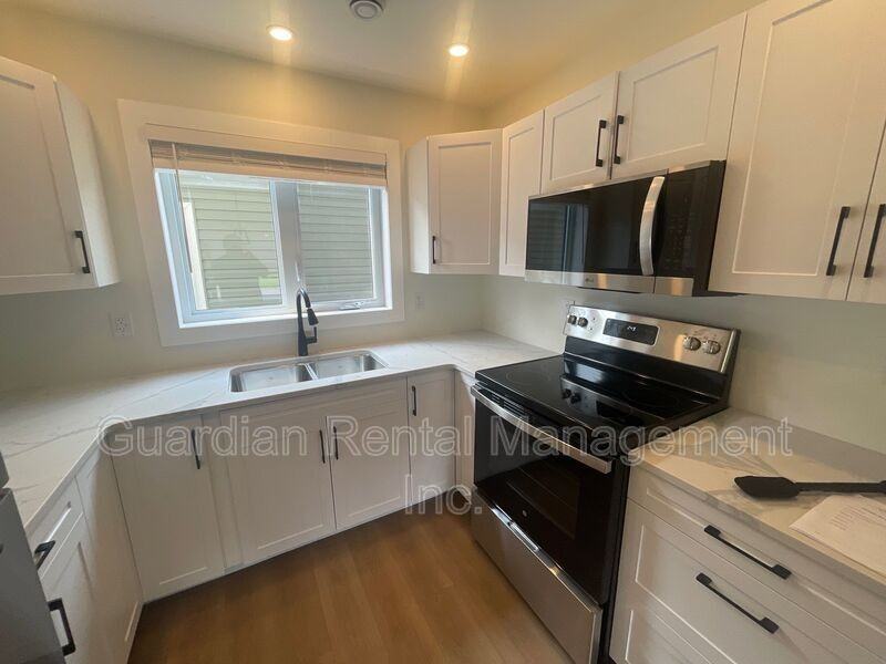 1101 Frederica St W #A - Photo 5 of 29