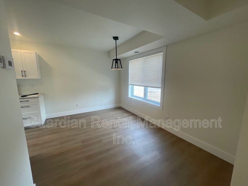 1101 Frederica St W #A - Photo 7 of 29