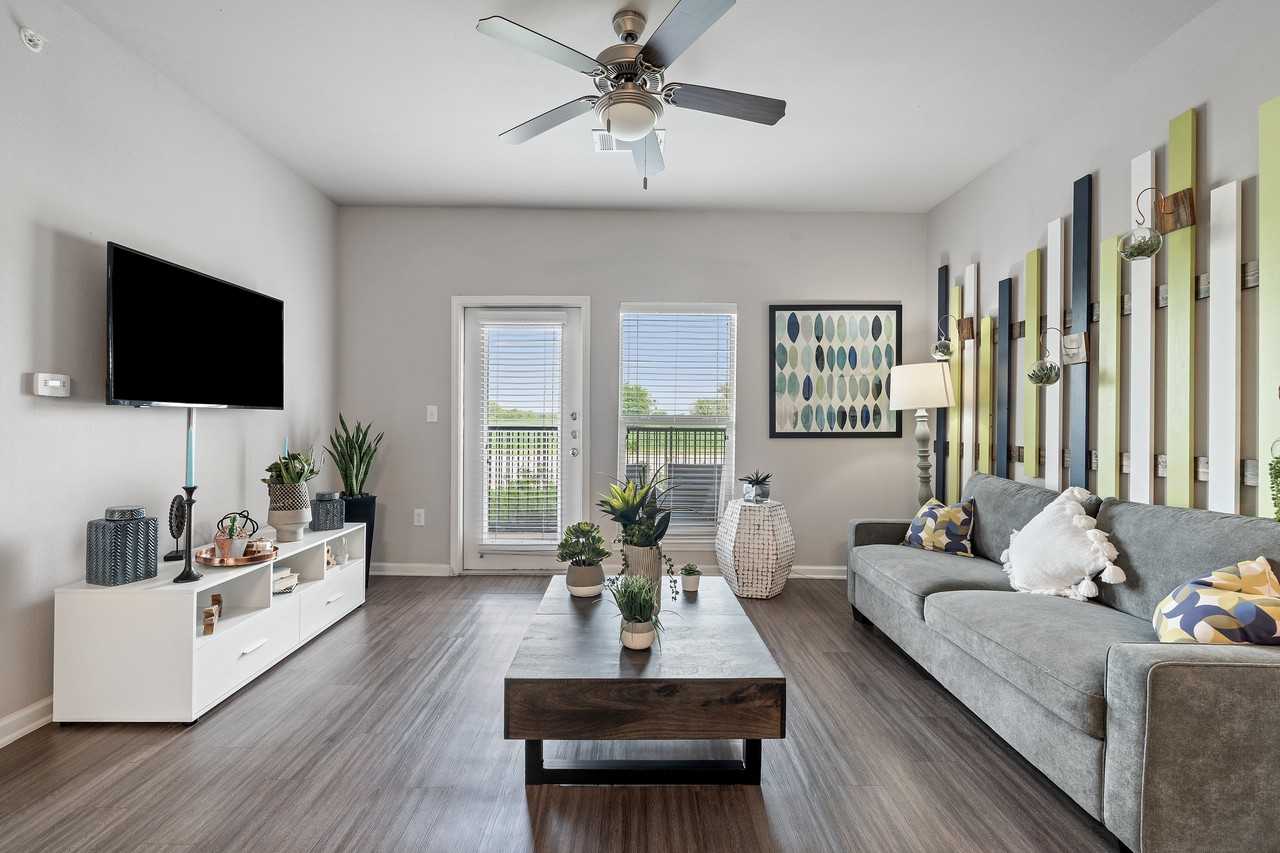 Biltmore at the Park - Photo 3 of 25