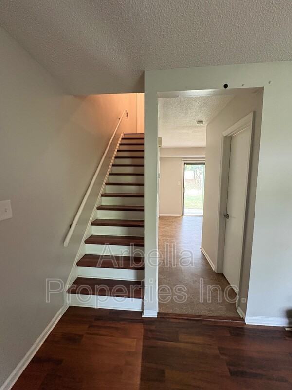1816 Presswood Rd - Photo 3 of 13