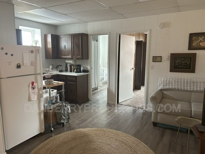 322 N Main St - Photo 3 of 12