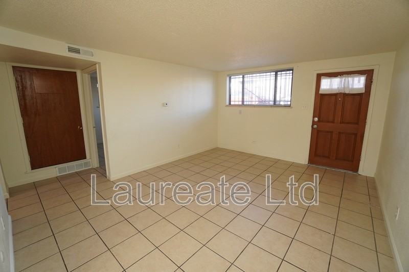 1124 Rosemary St #6 - Photo 3 of 11