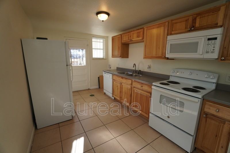 1124 Rosemary St #6 - Photo 4 of 11