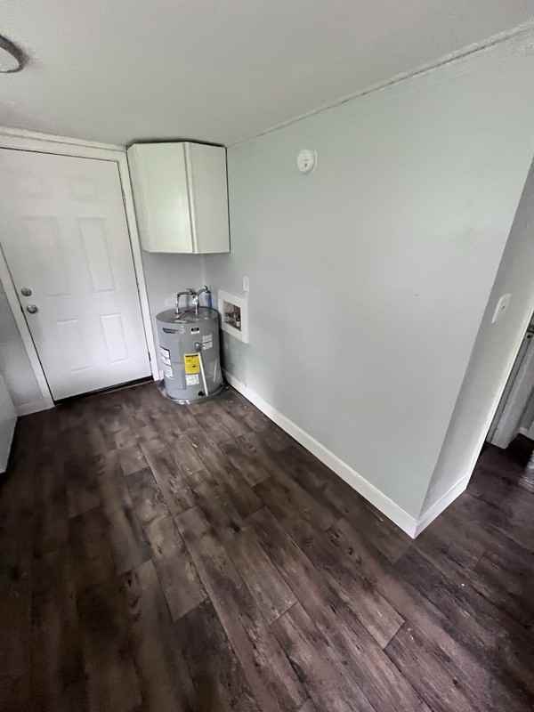 421 Vanness Ave - Photo 3 of 5