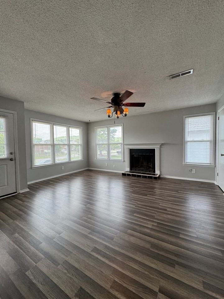 2422 Wynterhall Rd Se #C - Photo 2 of 14