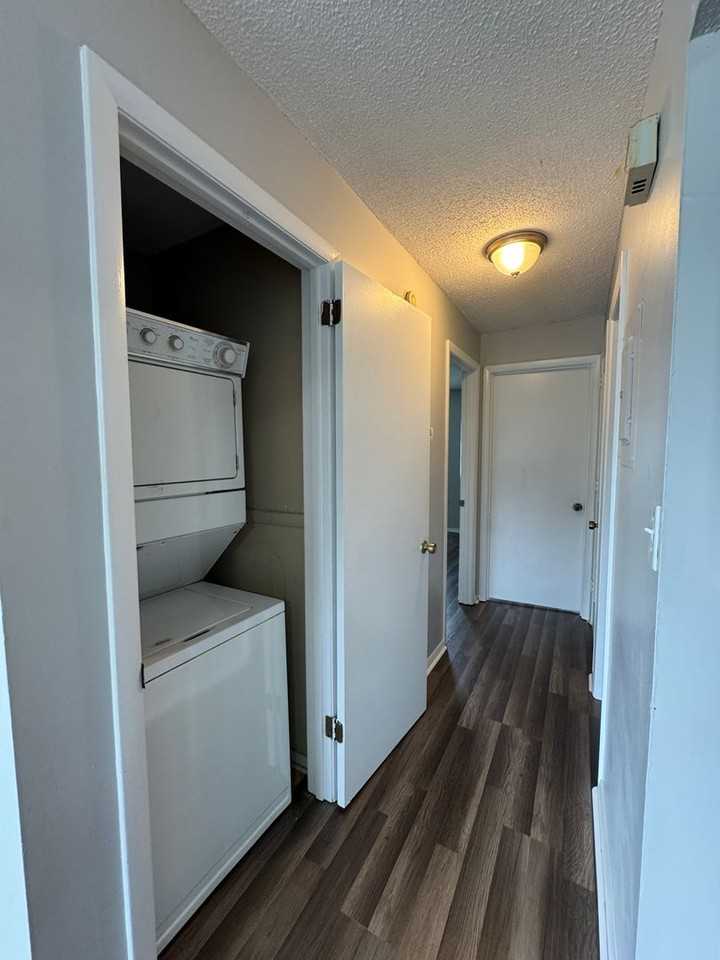 2422 Wynterhall Rd Se #C - Photo 6 of 14