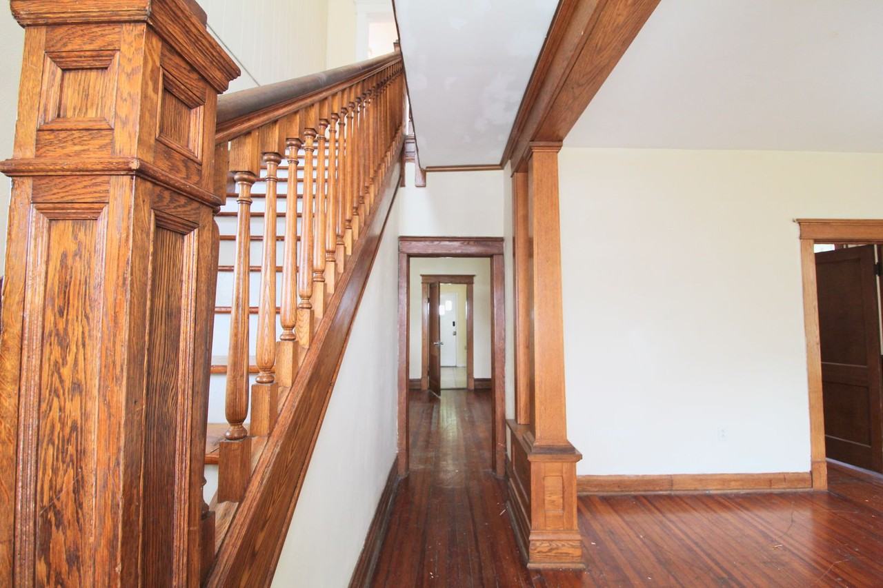 609 Collicello St - Photo 3 of 24