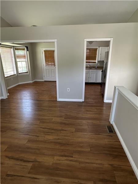 2633 Burdsall Dr - Photo 4 of 25