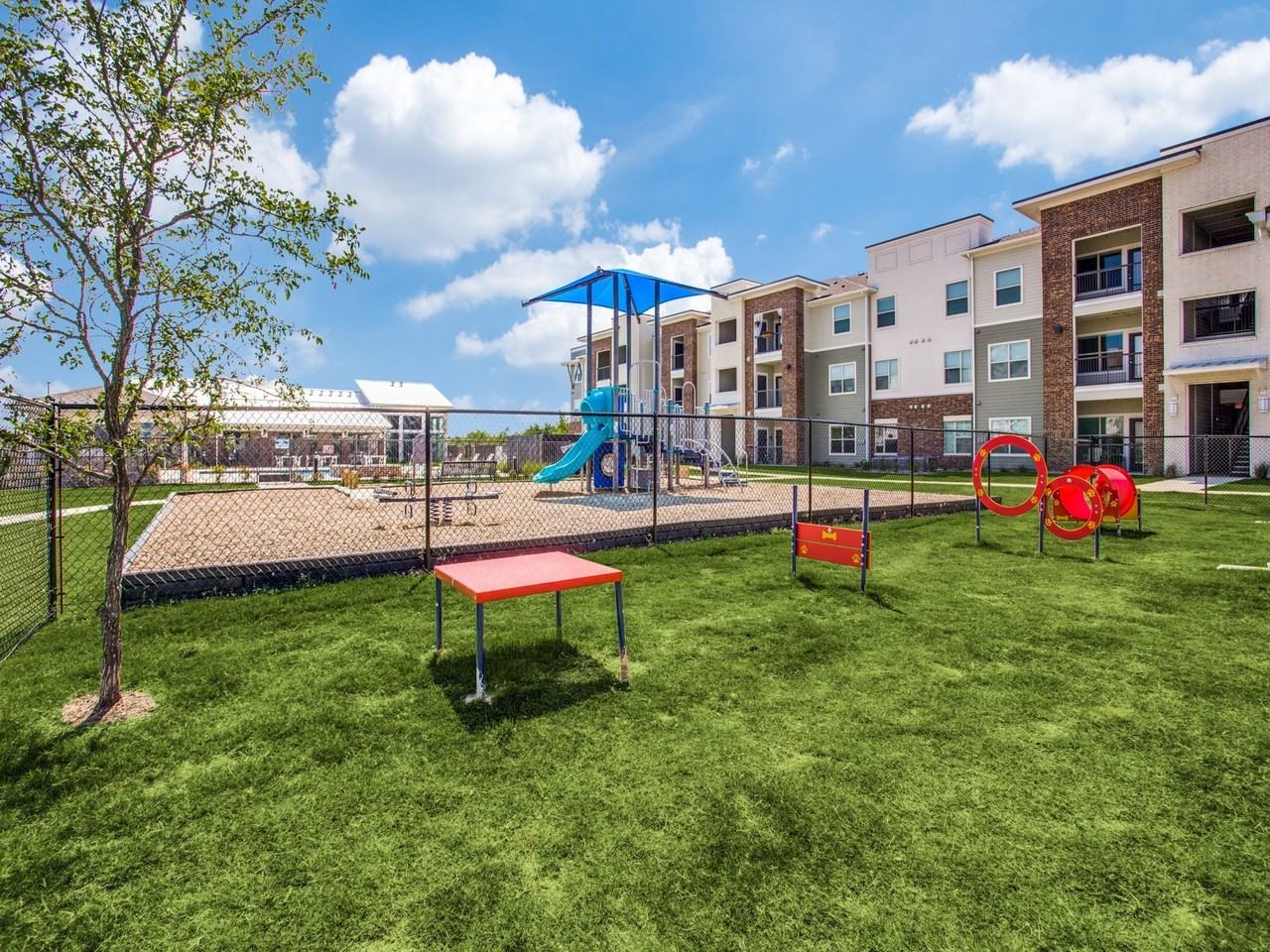 Palladium Crowley - Photo 2 of 33