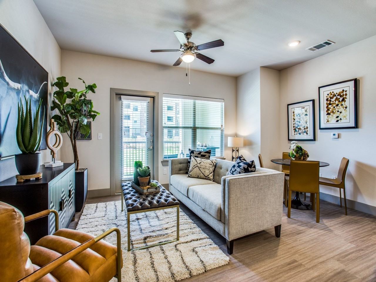 Palladium Crowley - Photo 2 of 31