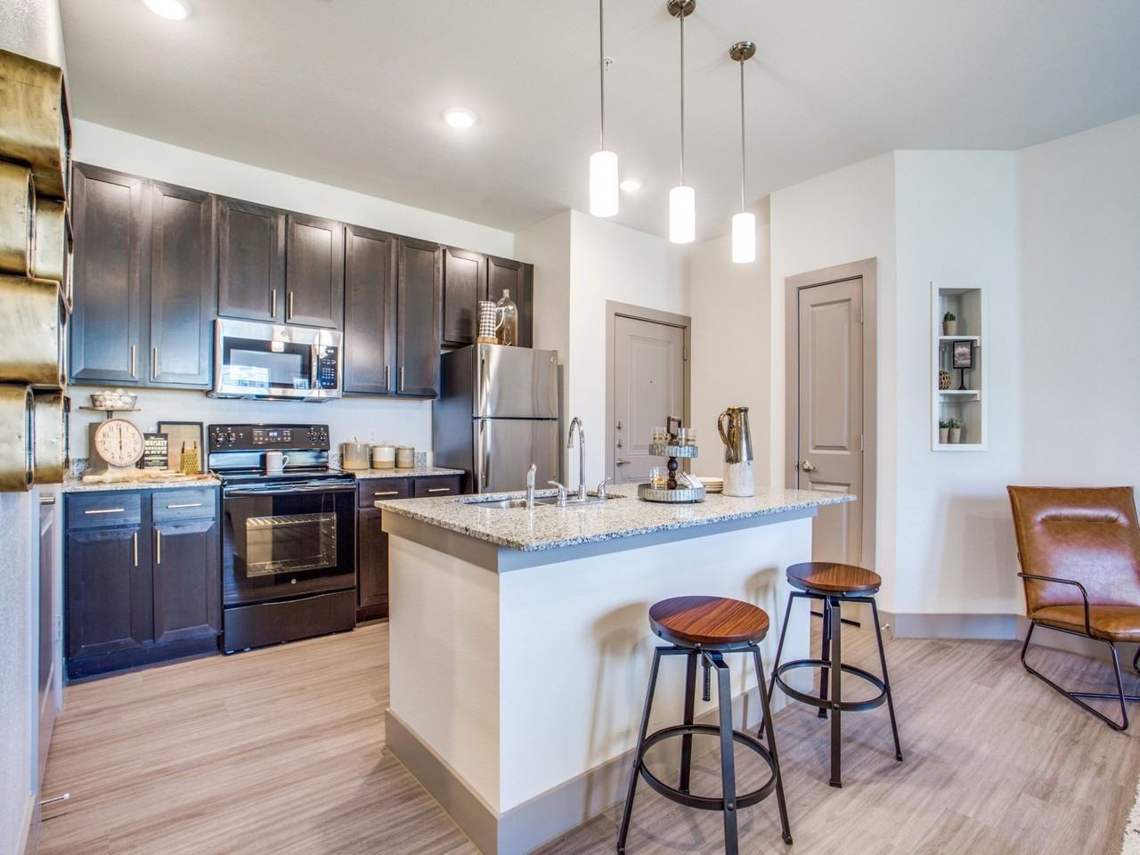 Palladium Crowley - Photo 5 of 31