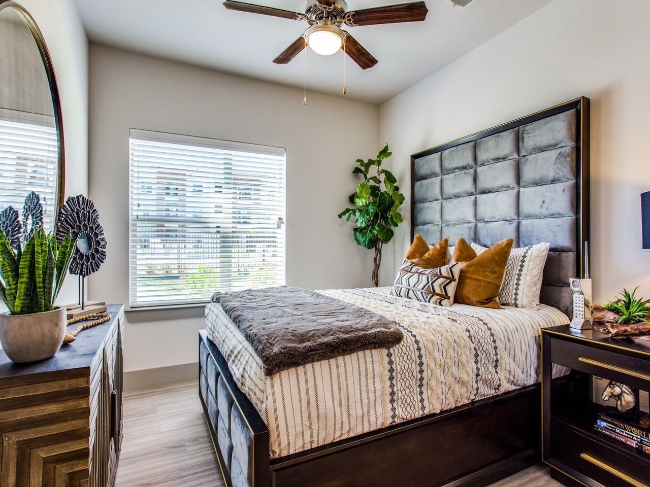 Palladium Crowley - Photo 7 of 31