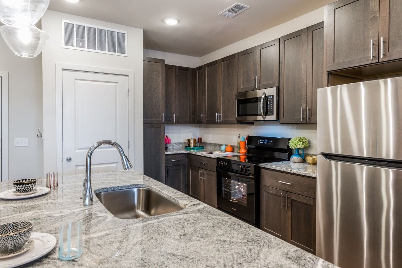 Palladium East Foster Crossing - Photo 5 of 35