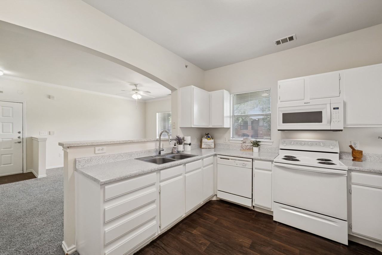 Kensington Park - Photo 5 of 43