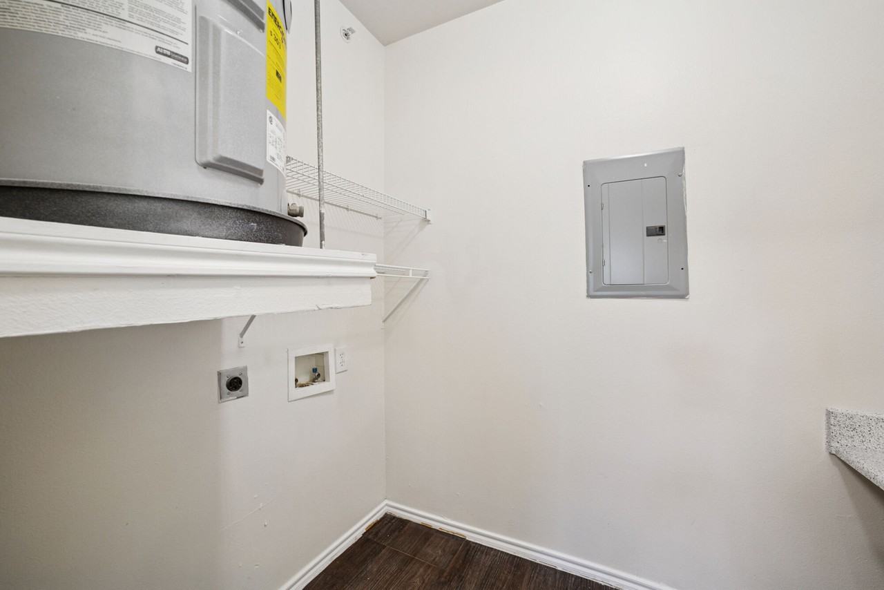 Kensington Park - Photo 7 of 43