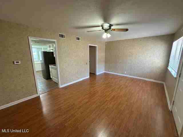 342 Lakebend Dr - Photo 2 of 19
