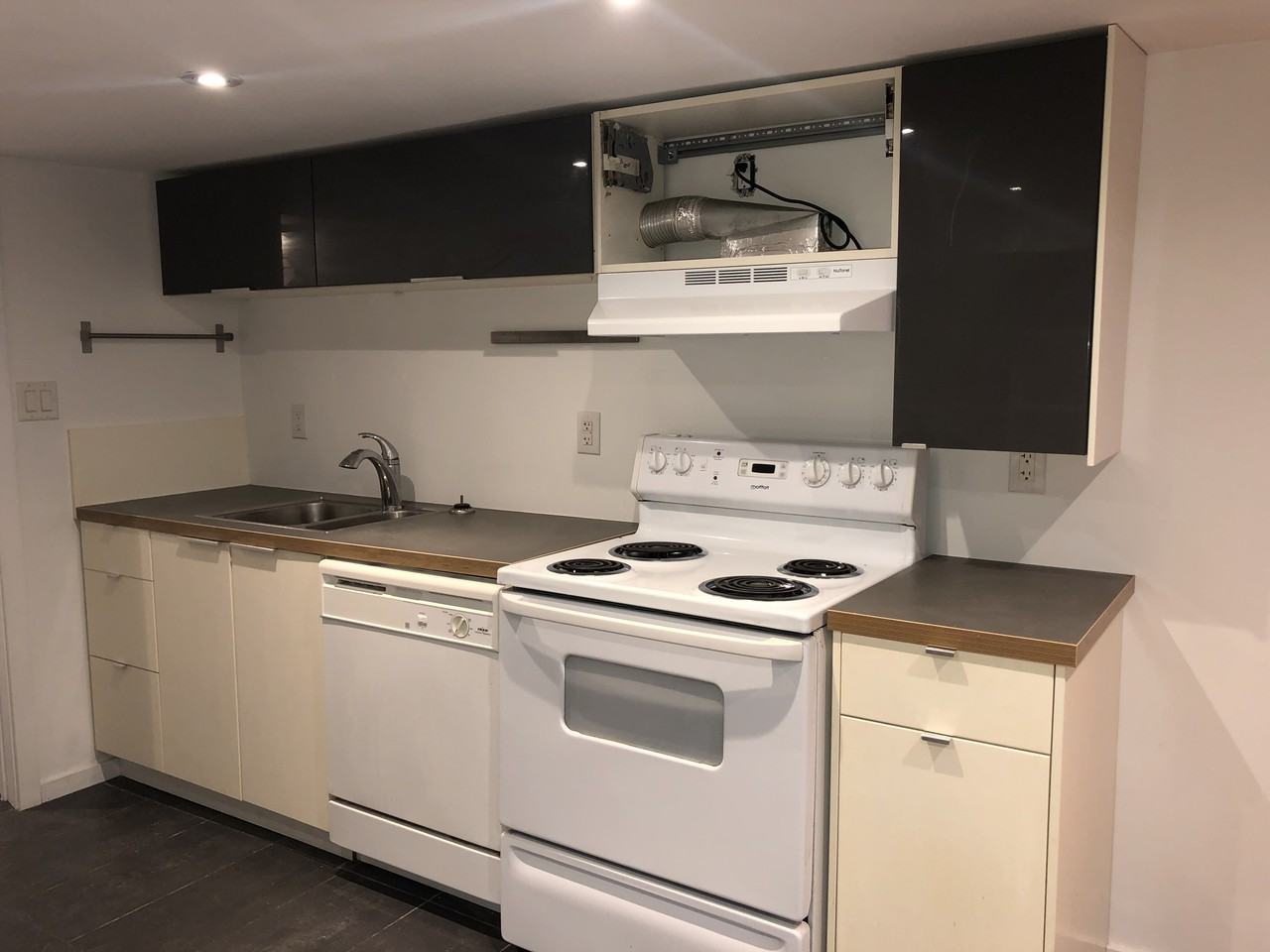 1235 Gerrard Street East #C - Photo 4 of 9