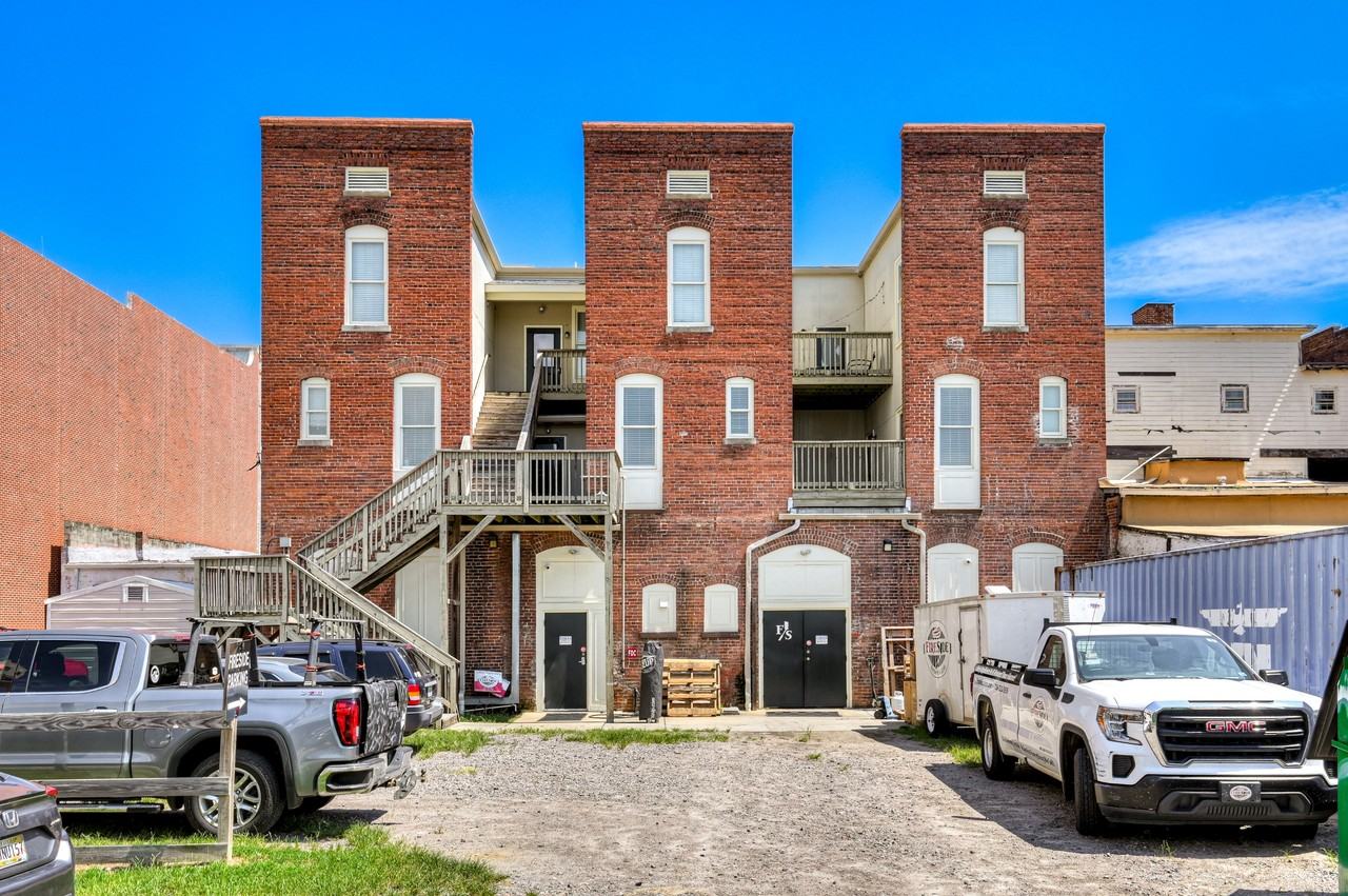 Maxwell Apartments - Photo 2 of 40