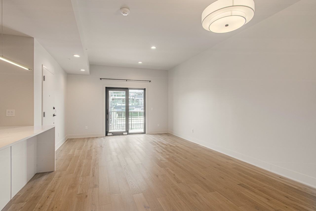 200 West Gregory Boulevard - Photo 3 of 25