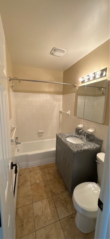 Lakeview Apartments/81st St - Photo 3 of 8