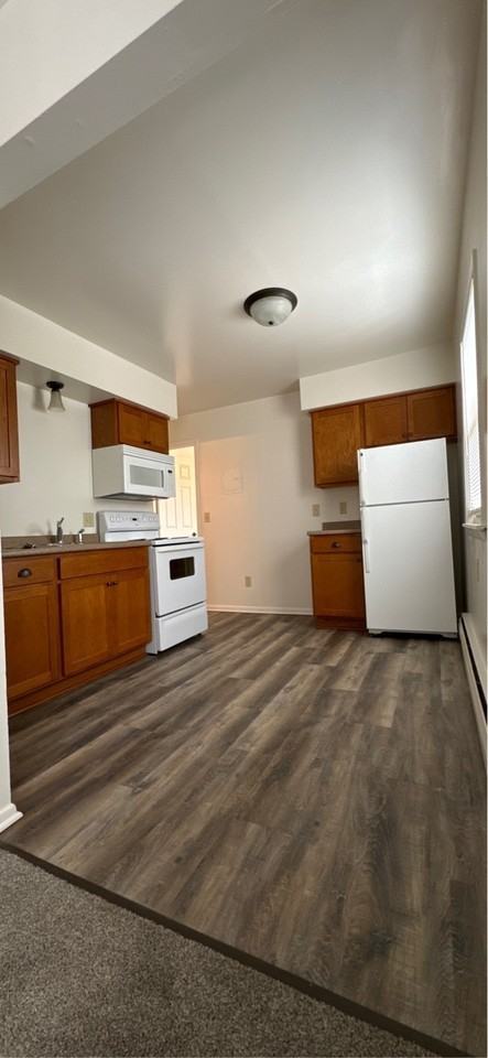 Lakeview Apartments/81st St - Photo 4 of 8