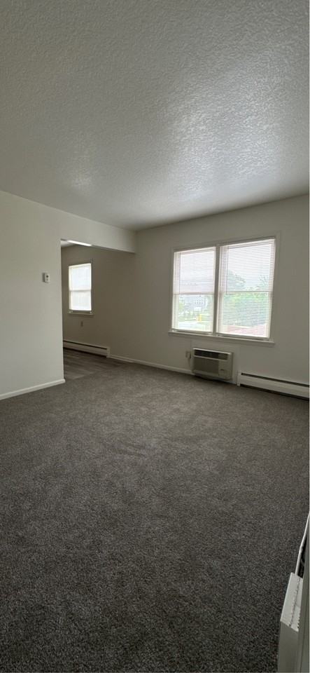 Lakeview Apartments/81st St - Photo 5 of 8