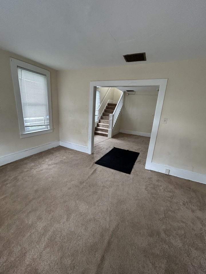 306 Rosemont Ave - Photo 2 of 10