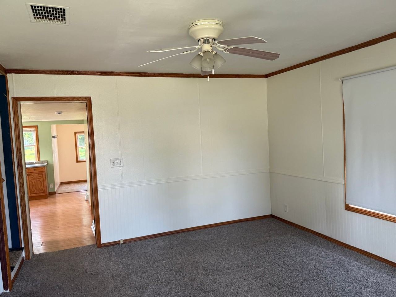 205 E Park St - Photo 2 of 21