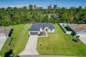 featured image of 16038 Sw 49th Court Rd