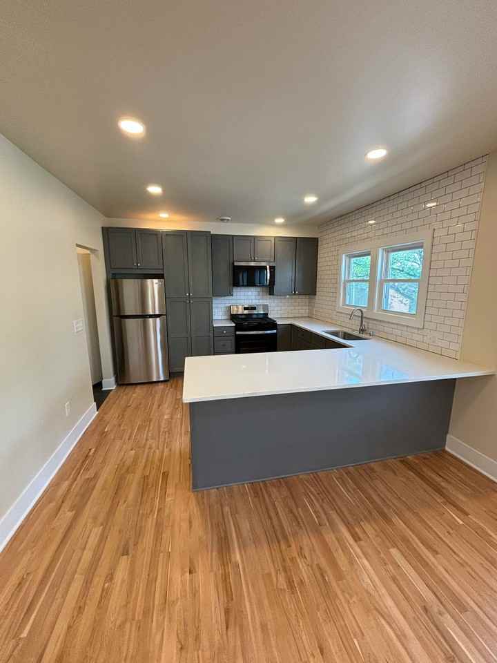 901-903 E Center St - Photo 6 of 8