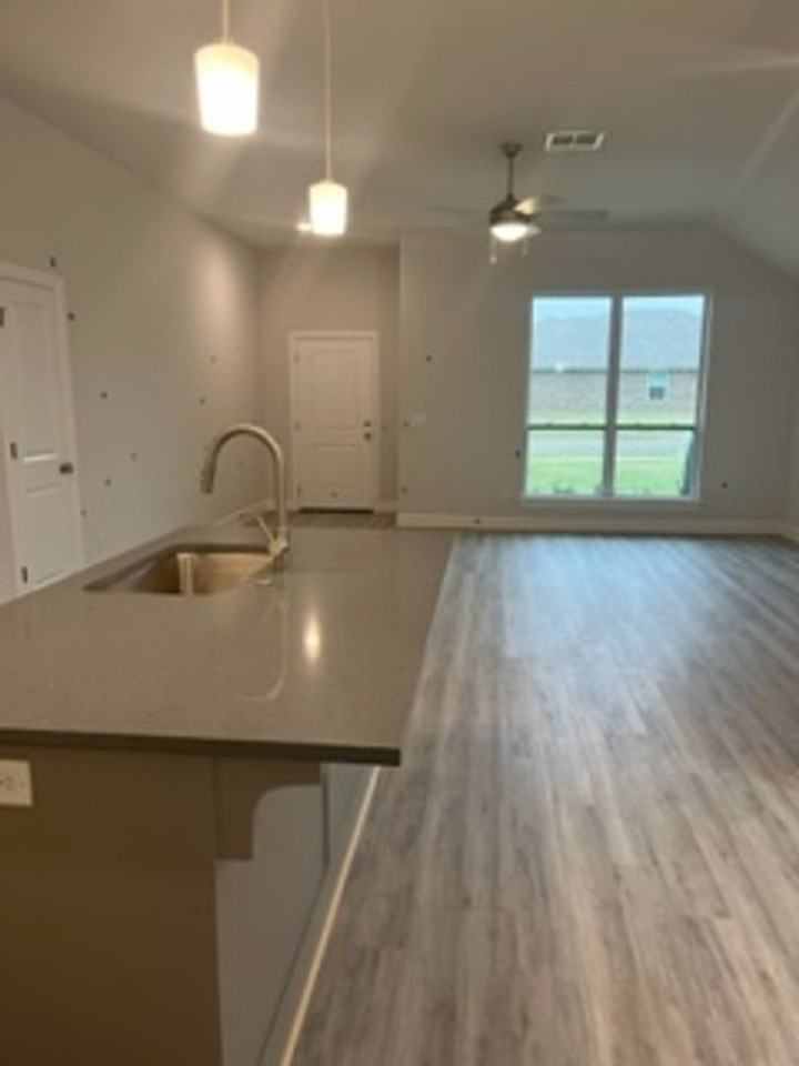 16009 Capulet Dr - Photo 5 of 17