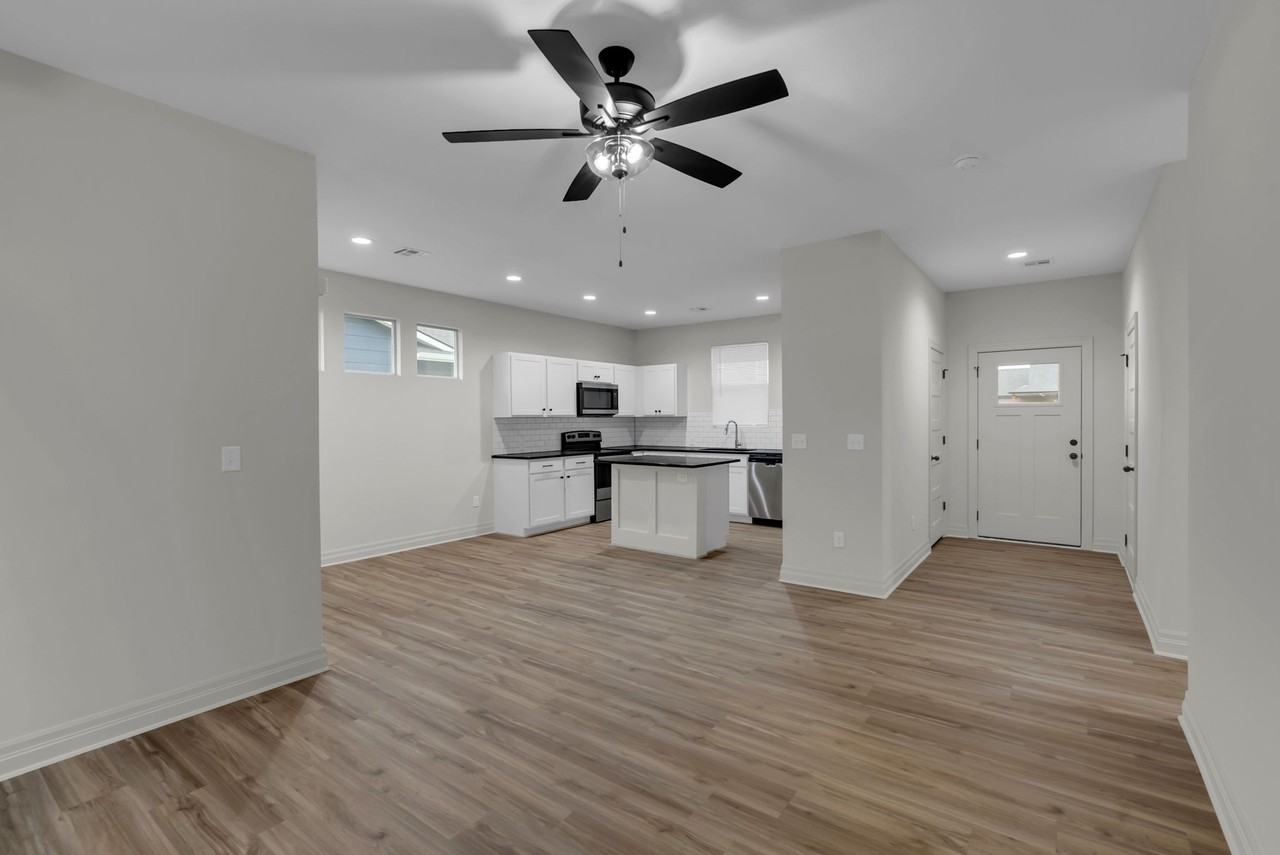 1903 E Sutton Ct #NA - Photo 3 of 10