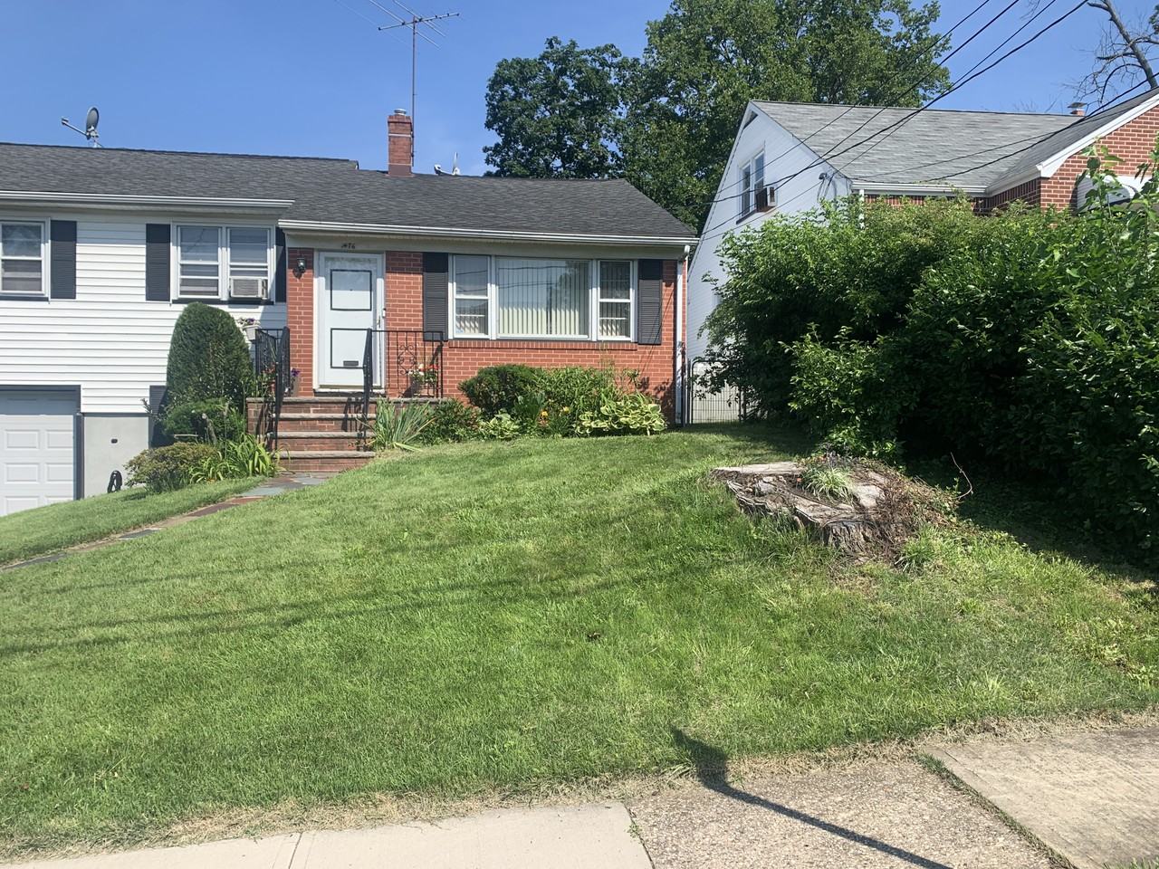 1476 Orchard Ter #NA - Photo 2 of 32