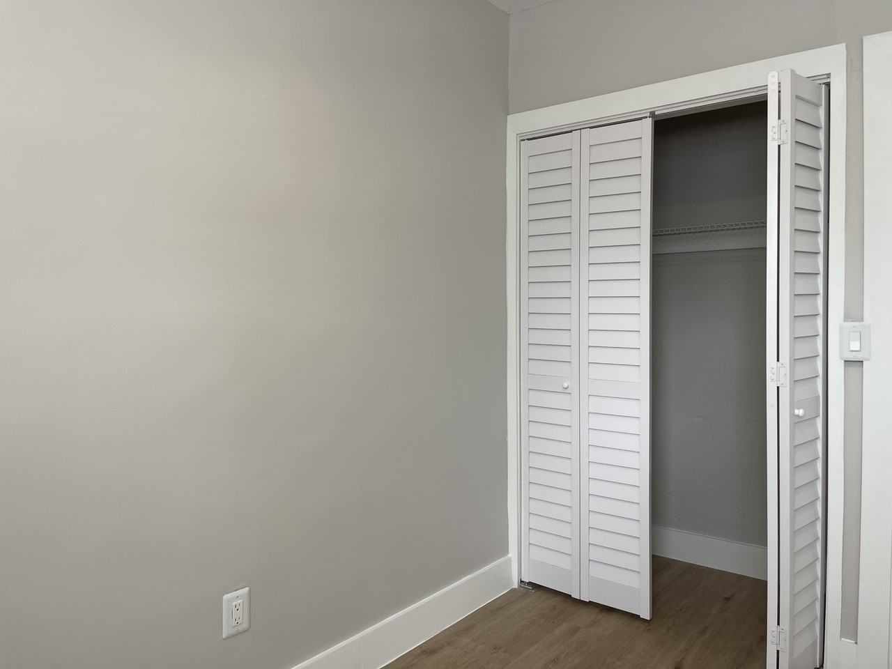 1315 Ne Miami Ct #11 - Photo 5 of 13