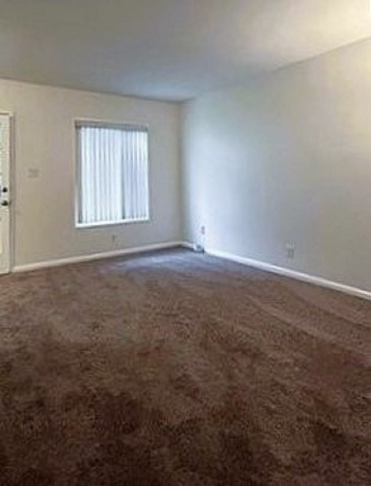 16710 Pacific Ave #16712-1-2 - Photo 2 of 6