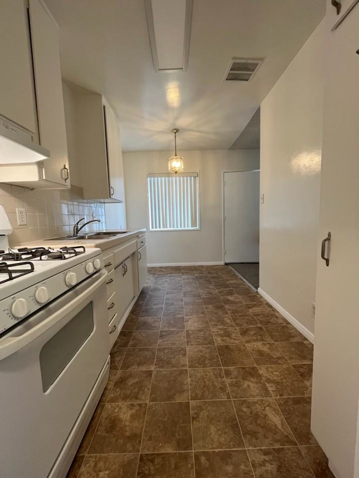 16710 Pacific Ave #16712-1-2 - Photo 3 of 6