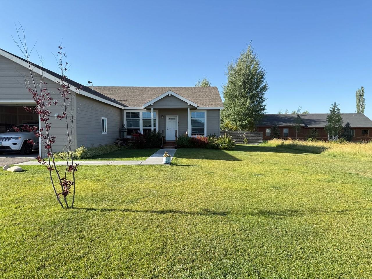 911 Rachel Rd - Photo 2 of 25