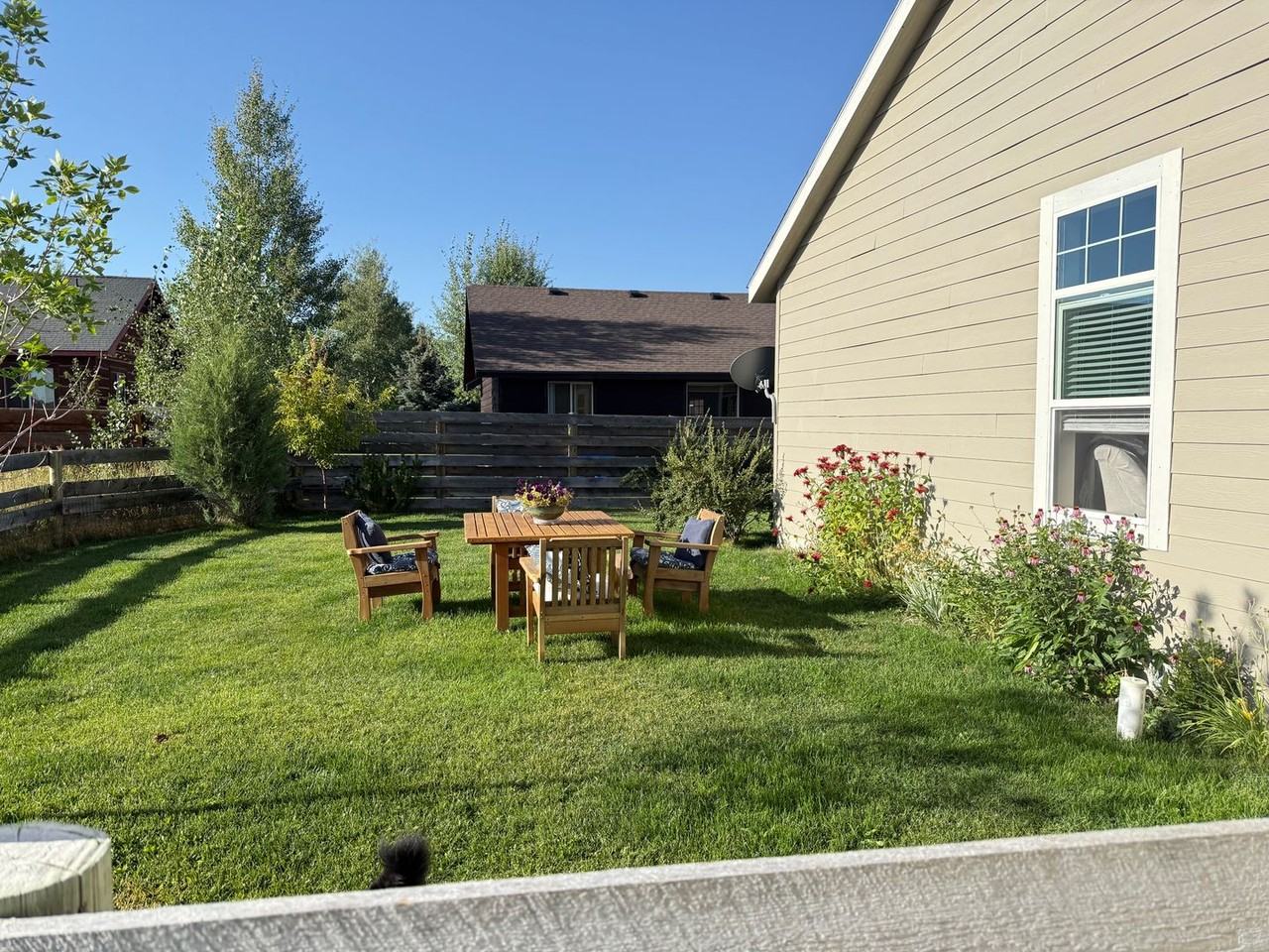 911 Rachel Rd - Photo 3 of 25