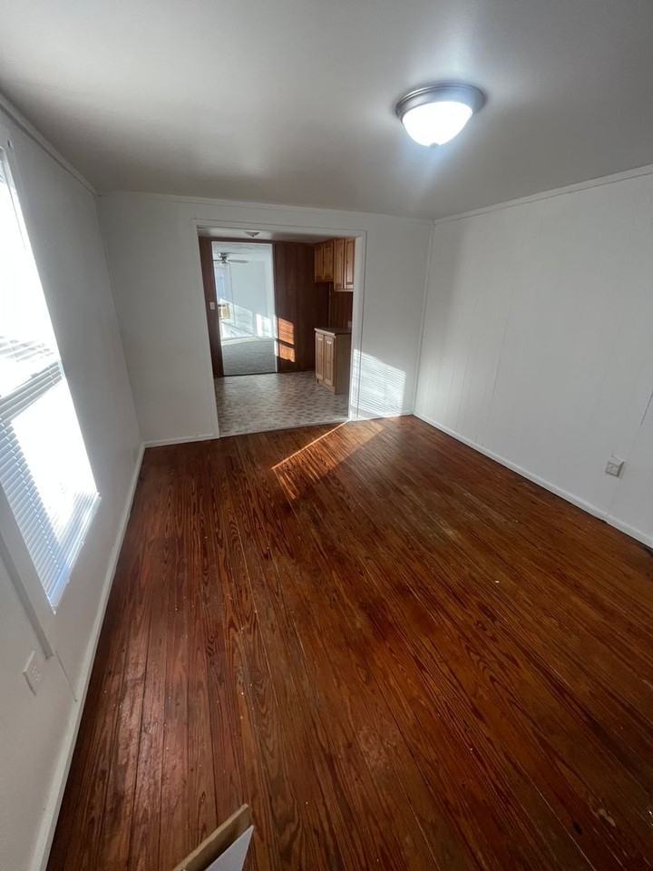 513 S 1st St - Photo 6 of 14