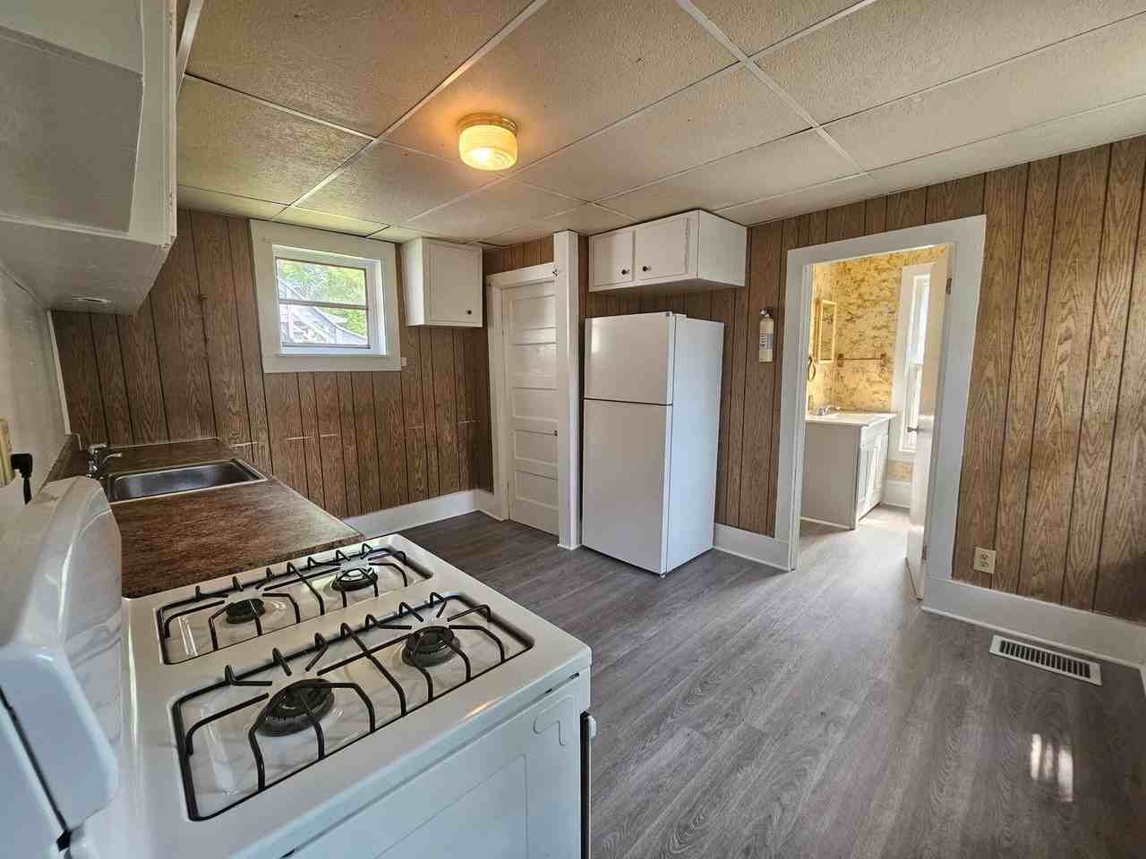 449 S Prospect St - Photo 3 of 12