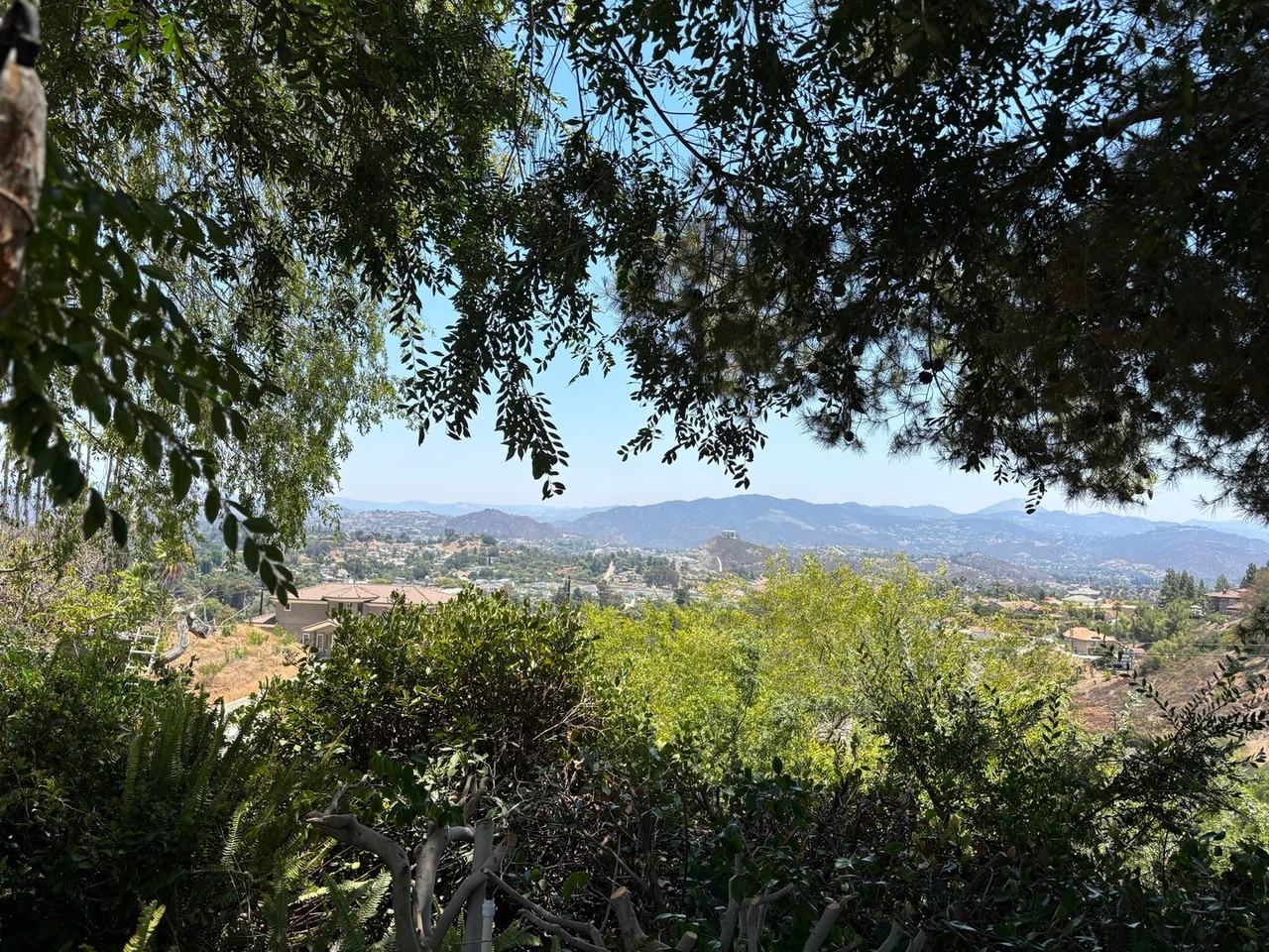 4380 Mayapan Dr - Photo 3 of 29