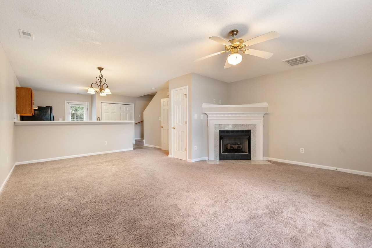 2253 Violet Bluff Ct - Photo 4 of 18