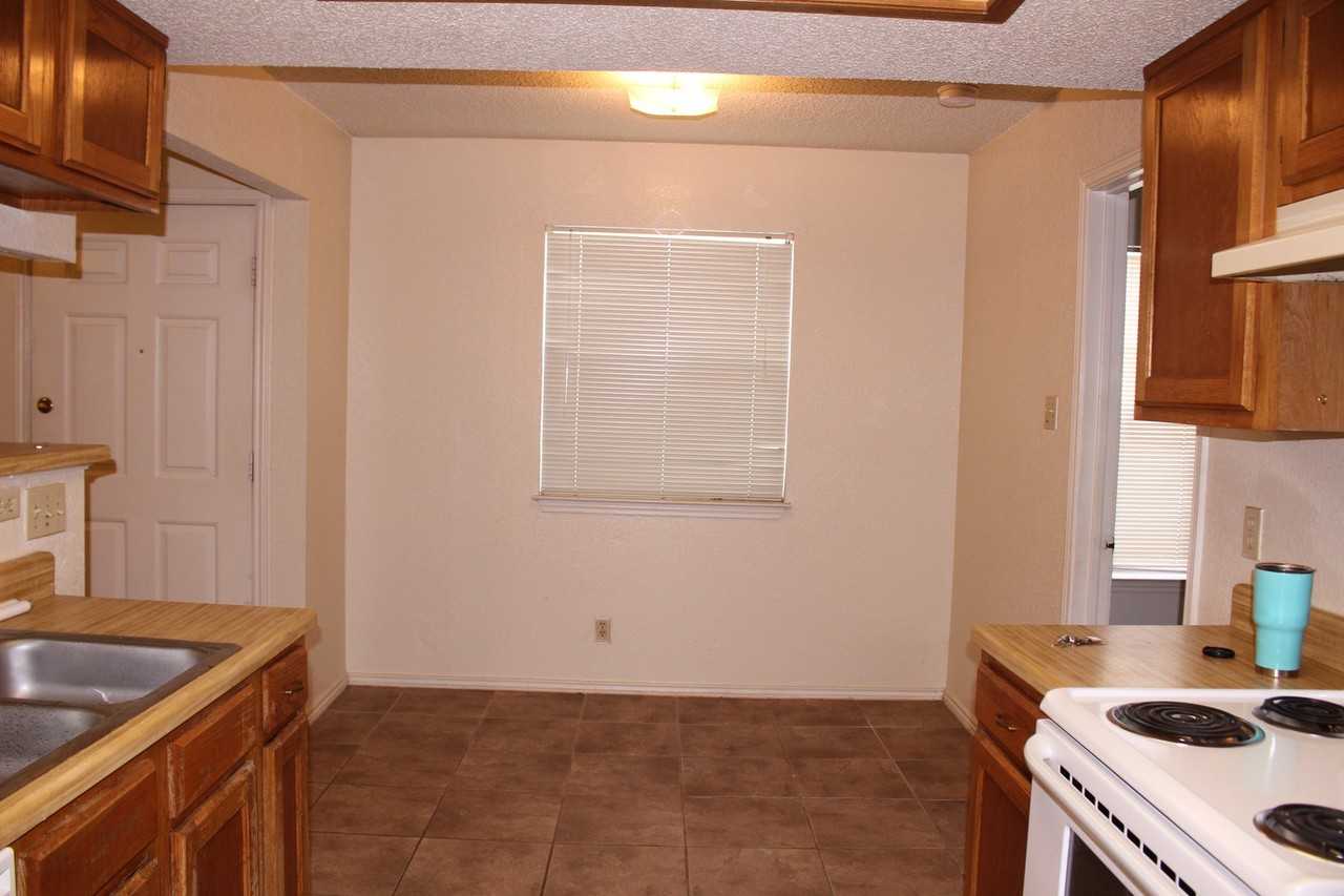 9406 Kempler - Photo 2 of 31