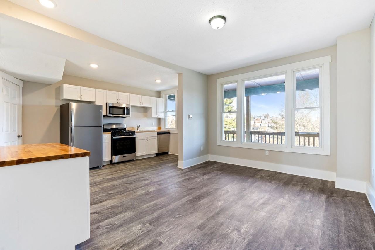 329 Quincy Ave - Photo 7 of 26
