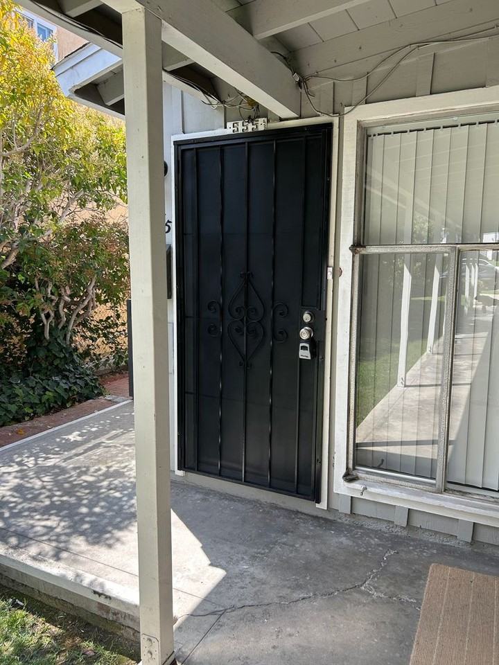 955 Opal St - Photo 3 of 14